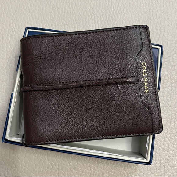 NWB - Cole Haan Men’s Leather Folding Wallet - Picture 2 of 11